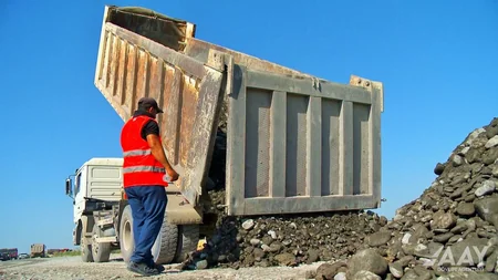 Ucarda 30 minə yaxın əhalinin istifadə etdiyi yol yenidən qurulur