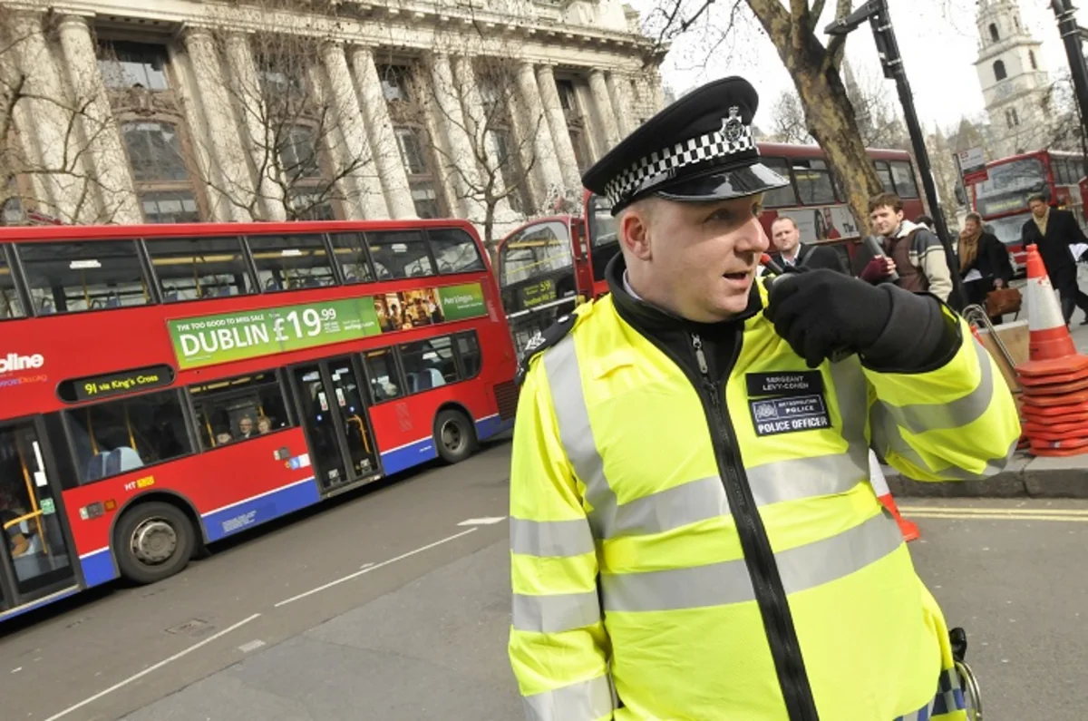 More armed police seen on London streets to prevent terrorist attacks