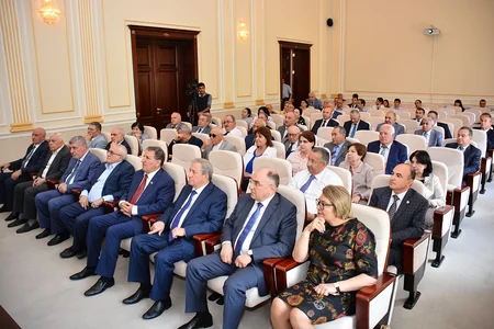AMEA: Yataqxanada qeydiyyatda olan, amma hazırda yaşamayan elmi işçilərə də ev verilə bilər