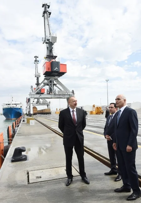 Prezident İlham Əliyev Bakı Beynəlxalq Dəniz Ticarət Limanı Kompleksinin açılışında iştirak edib - YENİLƏNİB