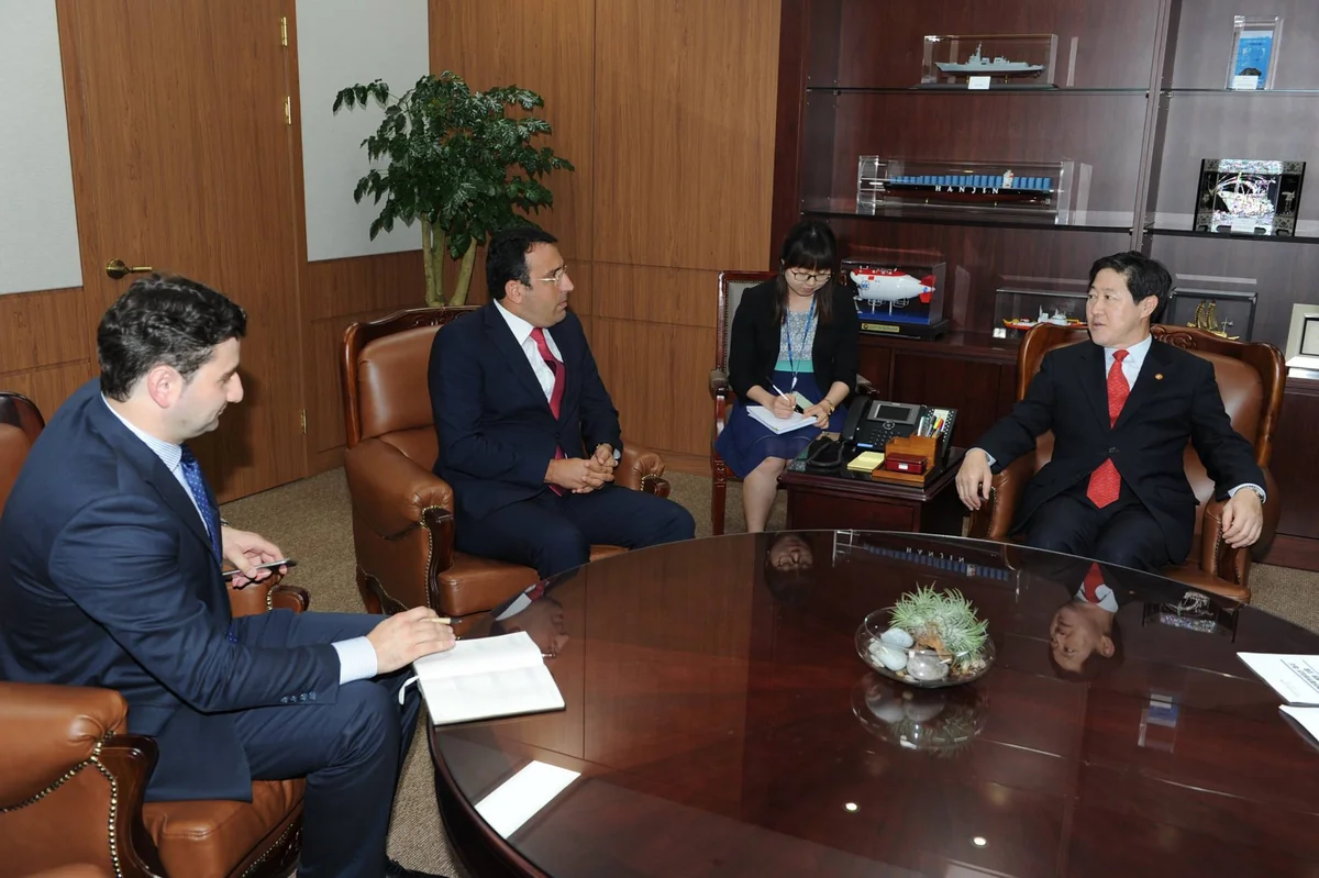 Azərbaycan səfiri Cənubi Koreyanın nazirləri ilə görüşüb
