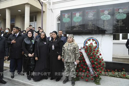 Vətən müharibəsi şəhidlərinin xatirə lövhəsi açılıb
