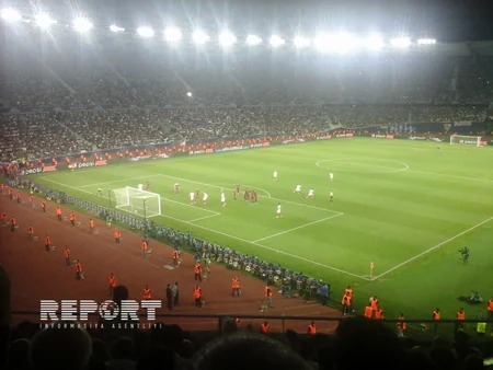 Azərbaycan bayraqları ilə əhatələnmiş stadion və unudulmaz Super Kubok matçı - REPORTAJ