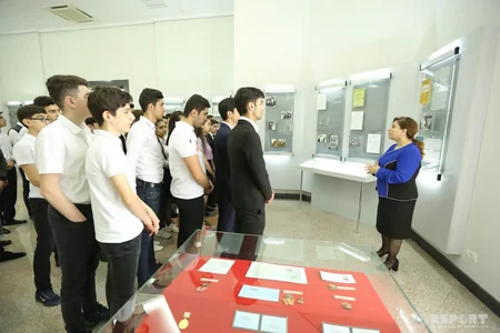 DTX-nın Akademiyasında “Sosial şəbəkələrin gənclərin həyatında rolu: müsbət və mənfi tərəfləri” mövzusunda seminar təşkil edilib