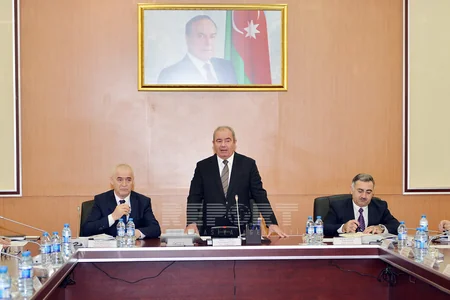 ​Rabitə və Yüksək Texnologiyalar Nazirliyində illik toplantı keçirilib