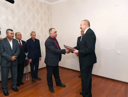 Prezident Qarabağ müharibəsi əlillərinə mənzil və avtomobillər təqdim edib - FOTO - YENİLƏNİB