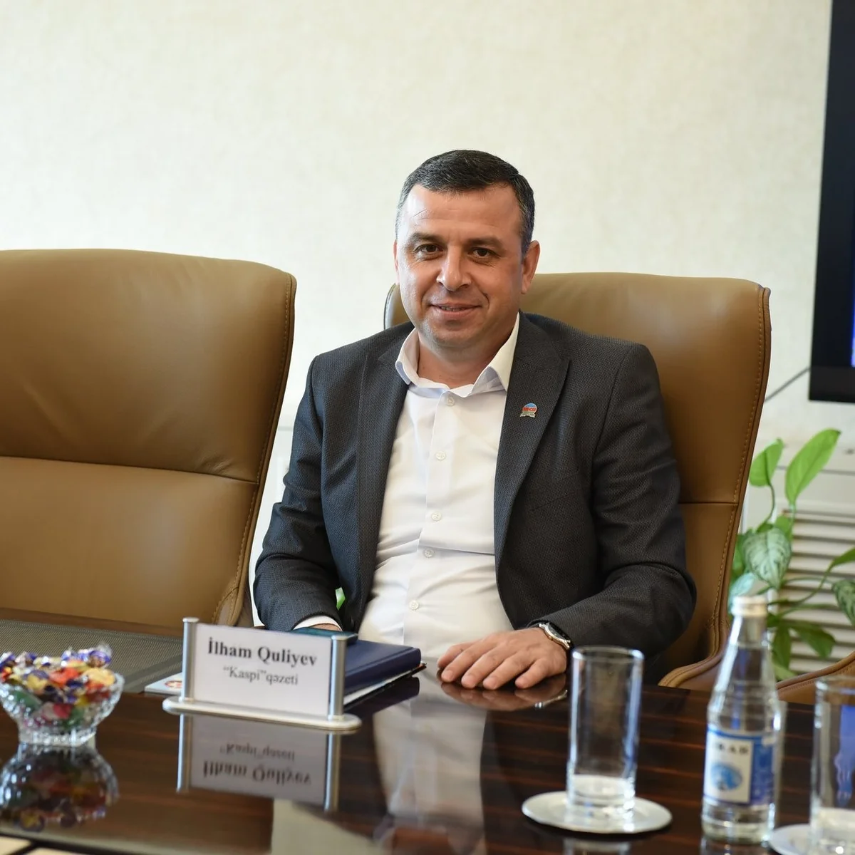 “Kaspi” qəzetinin baş redaktoru işdən çıxdı