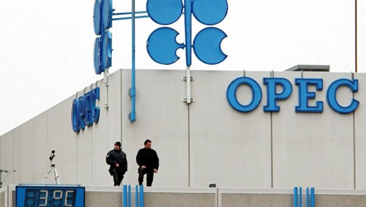 На встрече ОПЕК могут обсудить сокращение добычи нефти на уровне до 5%