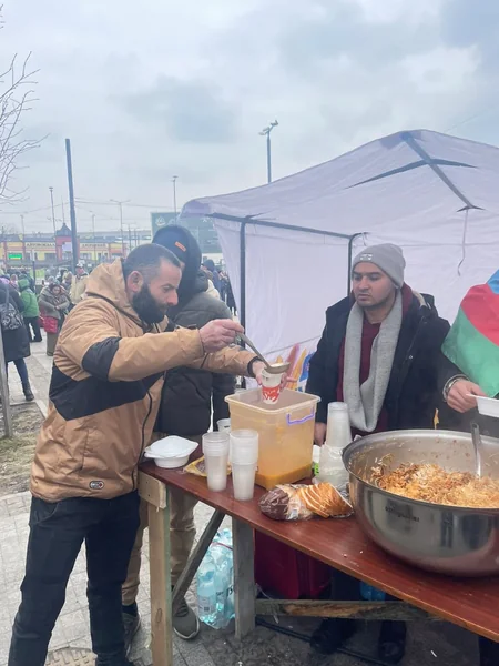 Lvovda soydaşlarımız üçün səyyar qida məntəqələri yaradılıb