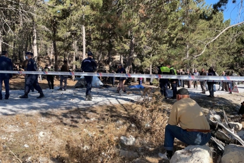 5 killed, 3 injured as Turkish school bus crashes