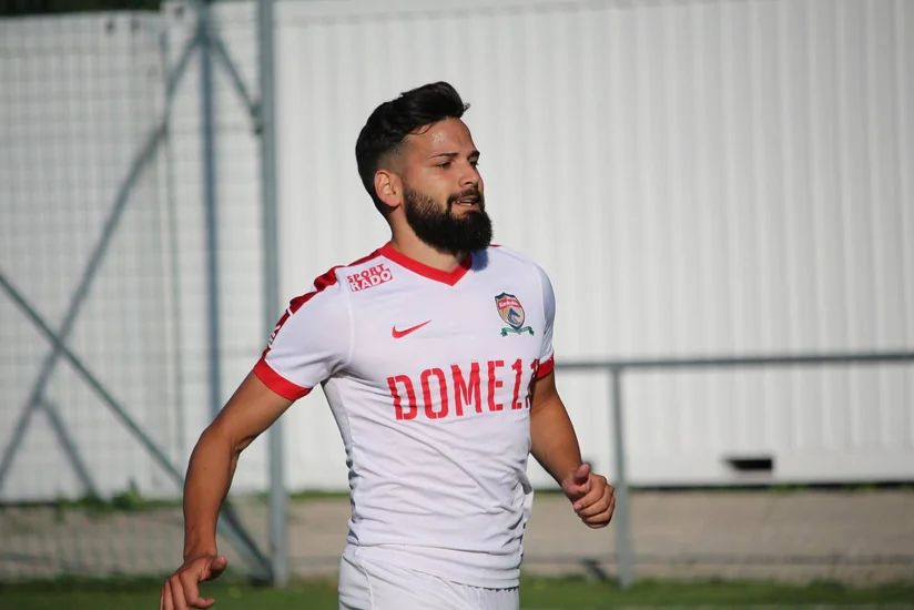 Keşlə Qarabağın futbolçusunu baxışa dəvət edib