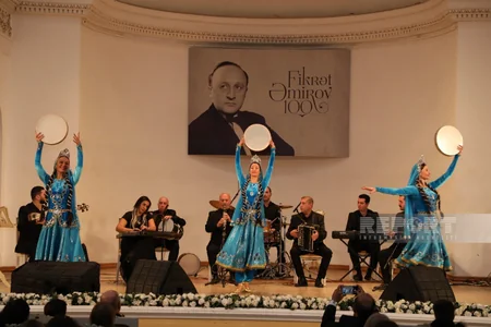 Mahnı və Rəqs Ansamblı Fikrət Əmirovun 100 illik yubileyi münasibətilə konsert proqramı ilə çıxış edib