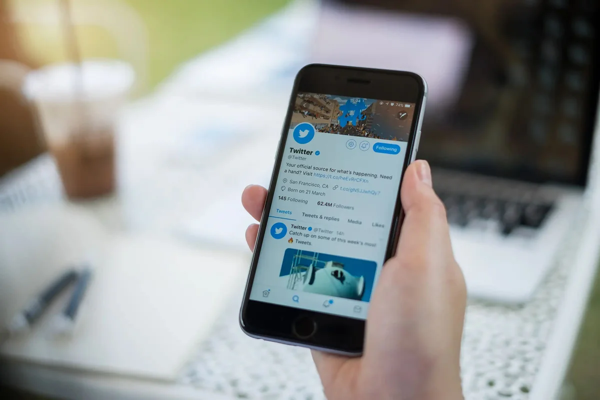 Twitter launches $8 blue tick subscription service