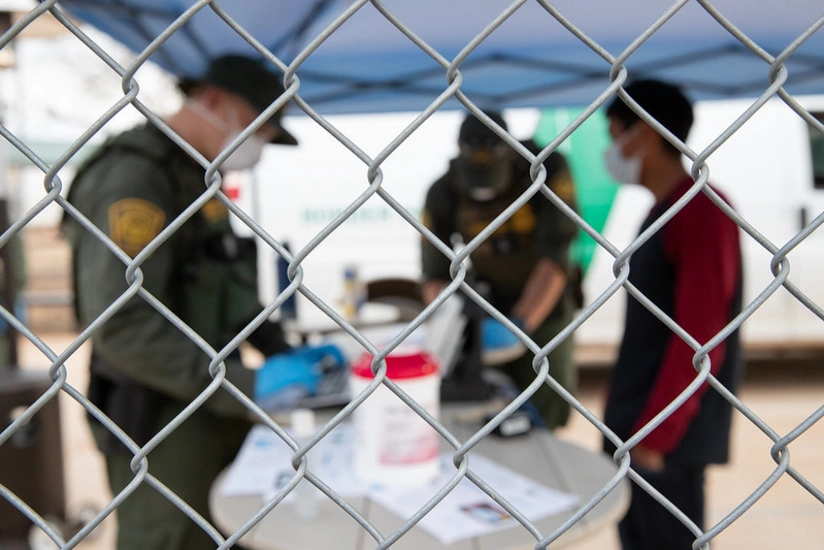 В США планируют возобновить предоставление убежища мигрантам