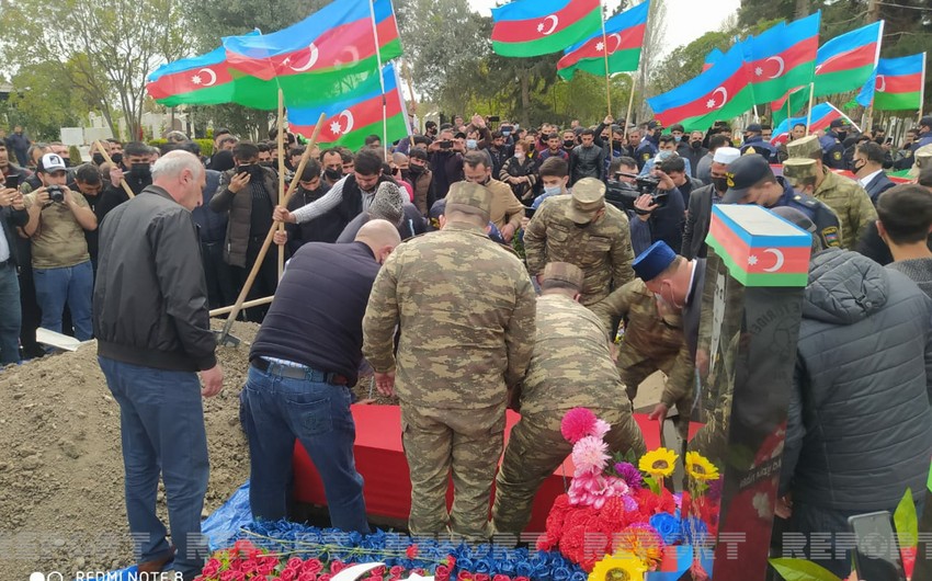Vətən müharibəsində şəhid olan hərbçi dəfn edildi