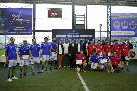 Protezlə təmin edilən qazilər futbol oynayıb