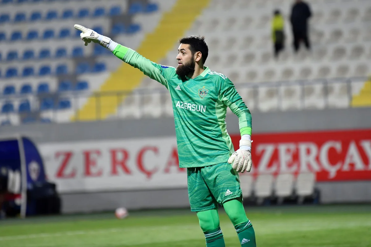 Qarabağın qapıçısı 4-6 aylıq sıradan çıxıb