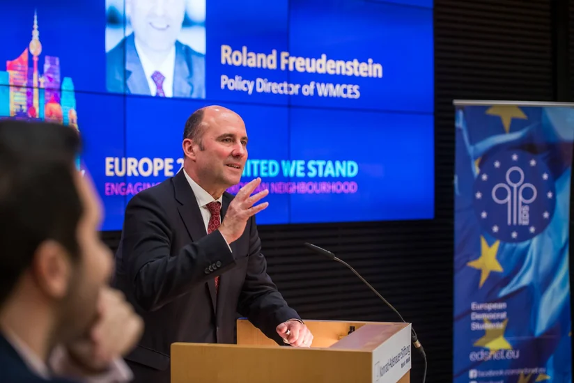 Эксперт: Страны НАТО должны увеличить производство оружия, чтобы помочь Украине