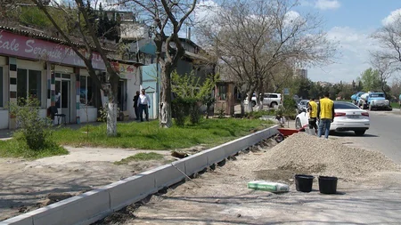 Sabunçu rayonunda yollar və səkilər genişləndirilir - FOTO