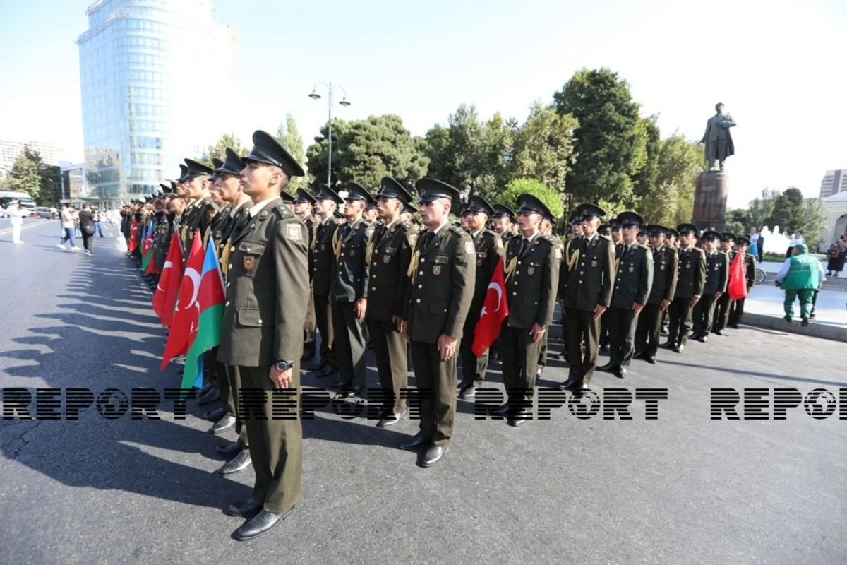 Bakının azad olunması münasibətilə keçirilən yürüş başa çatıb