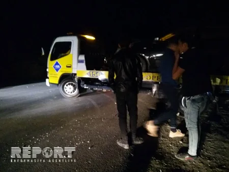 Abşeronda qadın sürücü qəza törədib, 4 nəfər yaralanıb - FOTO
