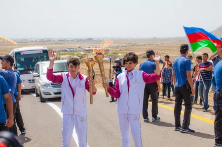“Bakı-2015”in məşəli Qobustan Milli Tarix-Bədii Qoruğuna gətirildi