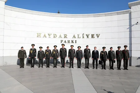Azərbaycan Ordusunun Baş Qərargah rəisi Ankarada Heydər Əliyev Parkını ziyarət edib