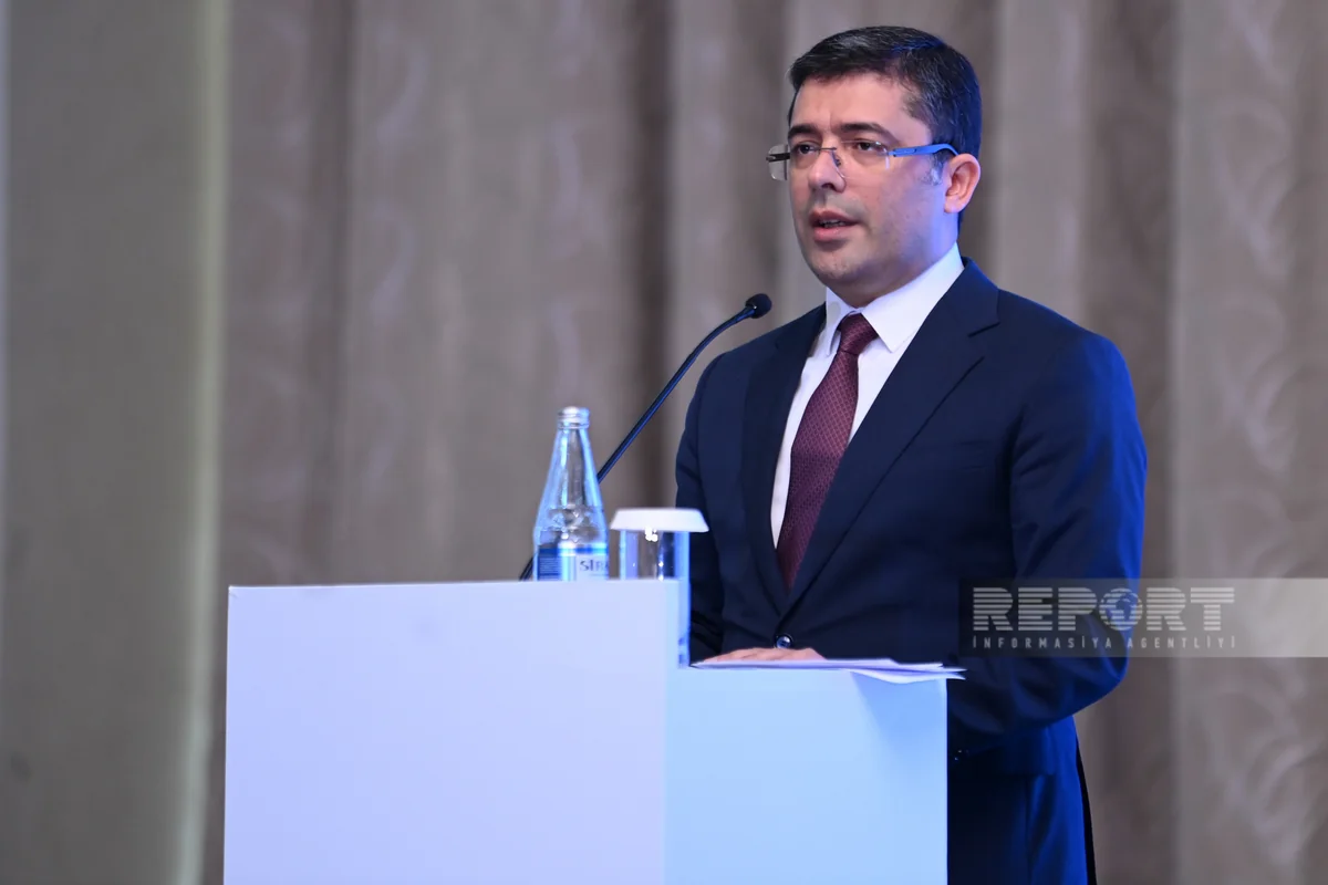 Azərbaycanda bir sıra qəzetlər yeni tərtibata keçib