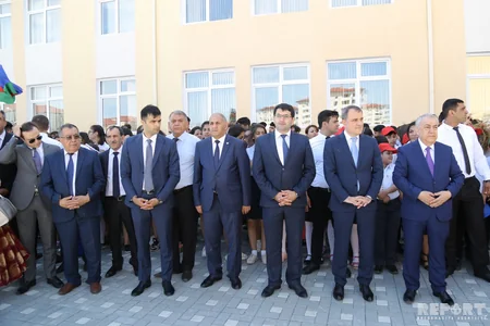 Təhsil naziri məcburi köçkün şagirdlərin Son zəngində  - FOTOREPORTAJ