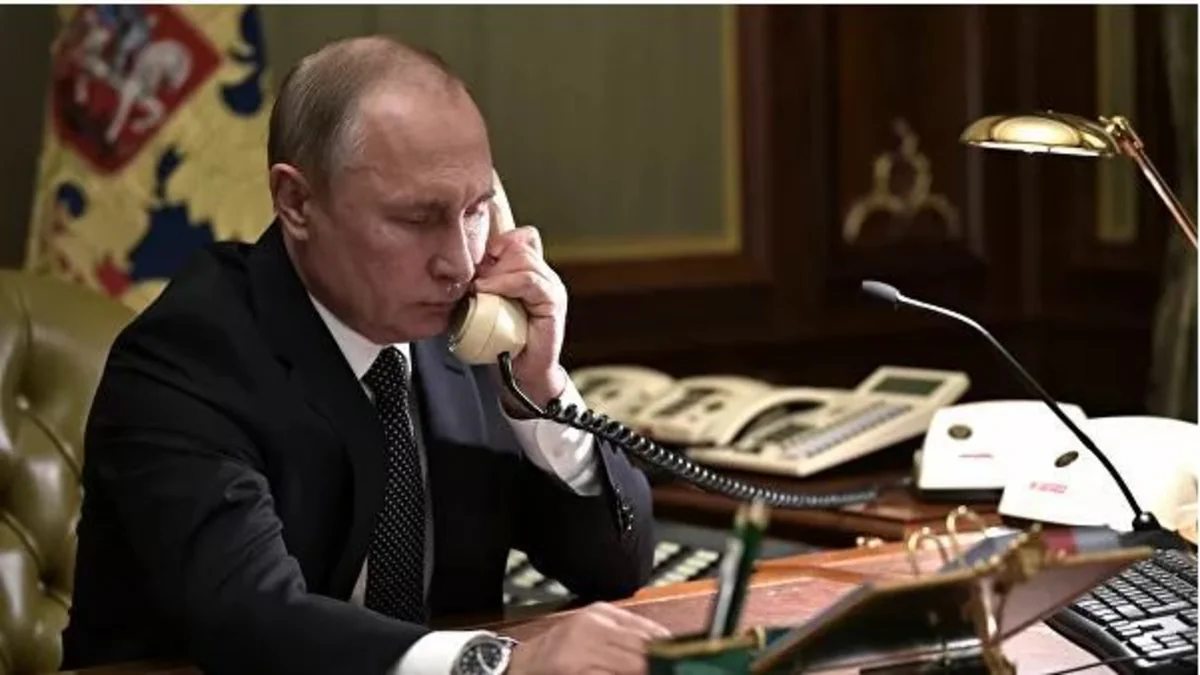 Путин и Меркель провели телефонный разговор