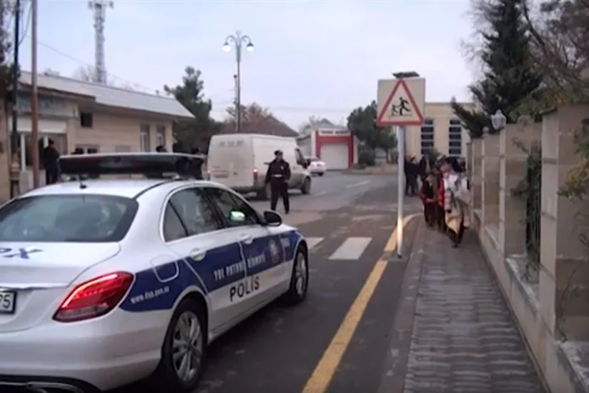 Kürdəmirdə təmirə bağlanan məktəbin şagirdlərinin avtobusla daşınması problemi həll edilib - VİDEO