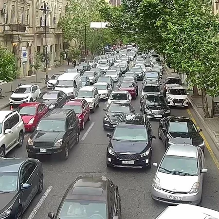 Bakının bir sıra yollarında tıxac var - SİYAHI