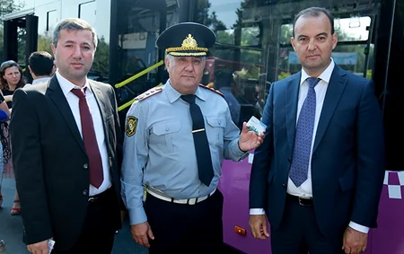 Xaliq Faiqoğlu şirkəti avtobuslarda kart sisteminin tətbiqinə başlayıb