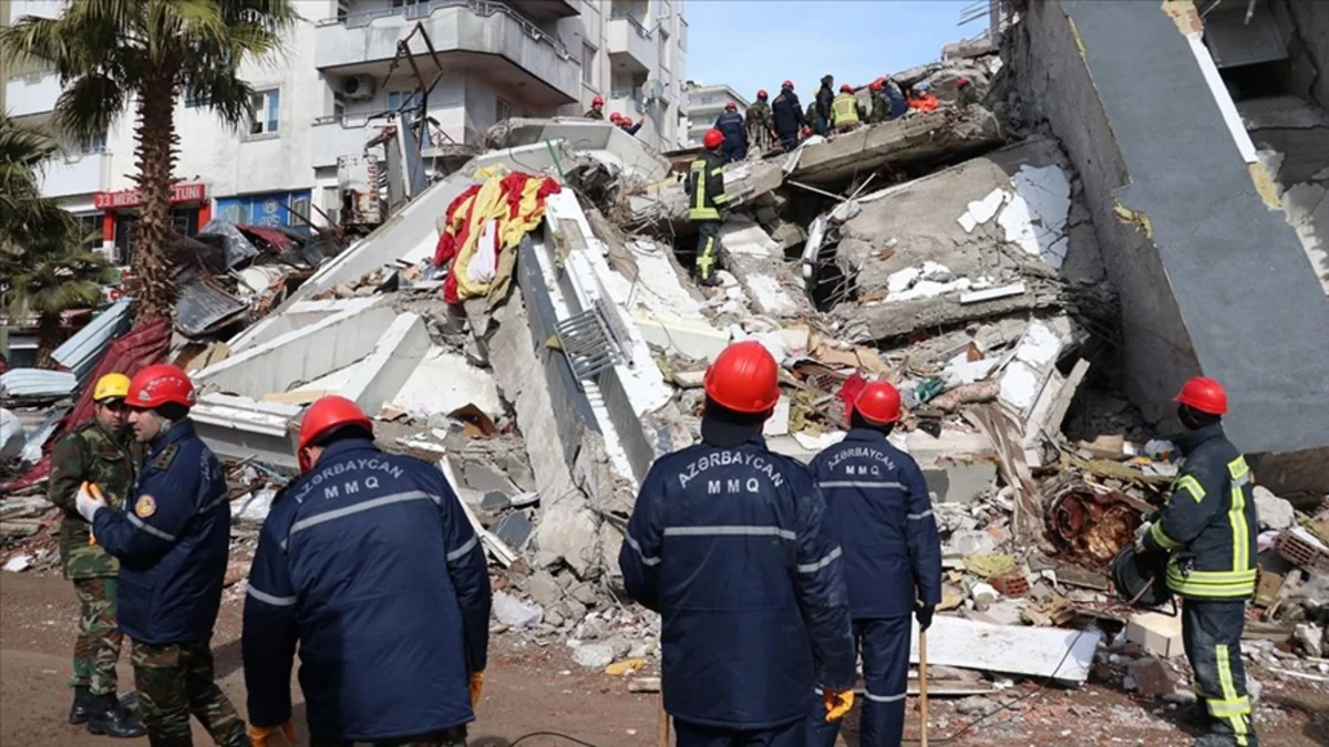 Azerbaijani rescuers remove two more bodies from under rubble in Turkiye's quake-hit city