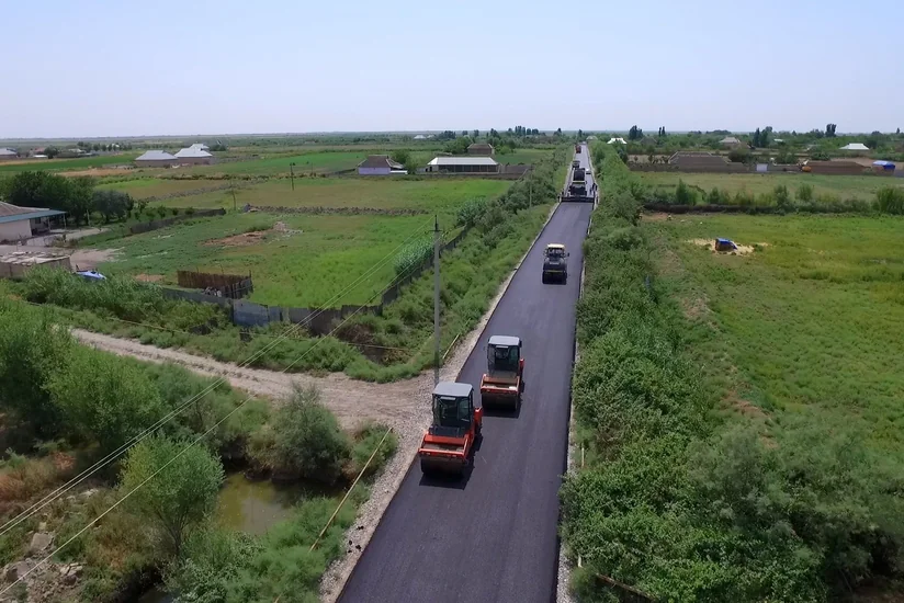 Kürdəmirdə 85,2 kilometrlik 3 yol infrastrukturu layihəsi icra olunub - FOTO