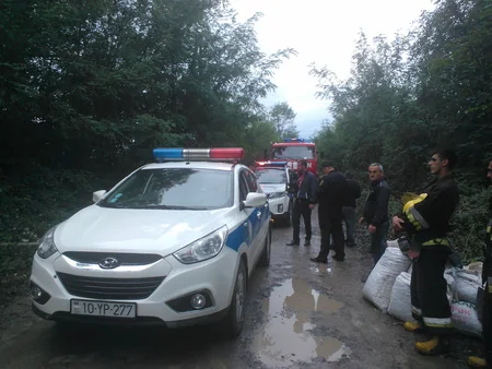 Azərbaycanda II qrup əlil avtomobil qəzasından xəsarət almadan çıxıb - FOTO