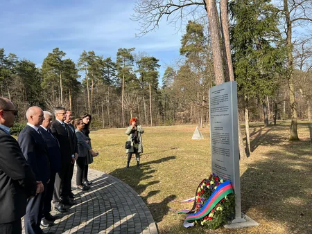 Представители азербайджанской диаспоры посетили мемориал жертвам Ходжалинской резни в Словении