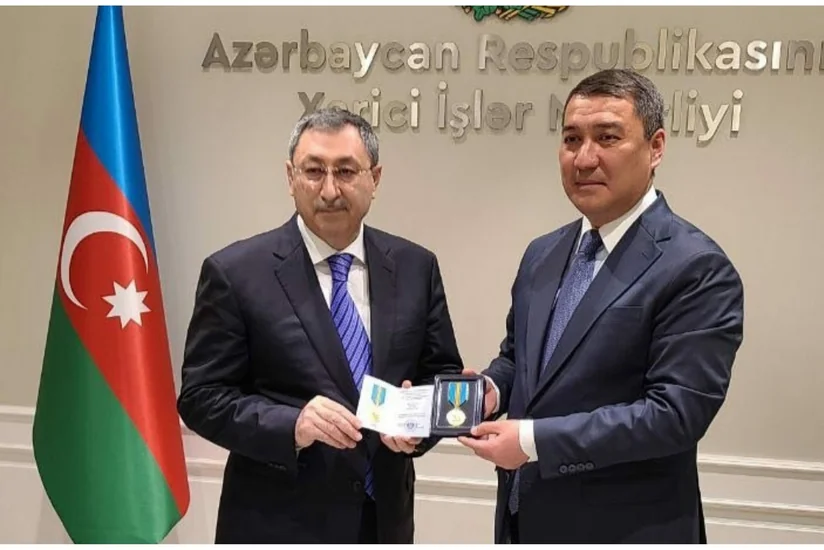 Замминистру Азербайджана вручили медаль за вклад в развитие отношений с Казахстаном