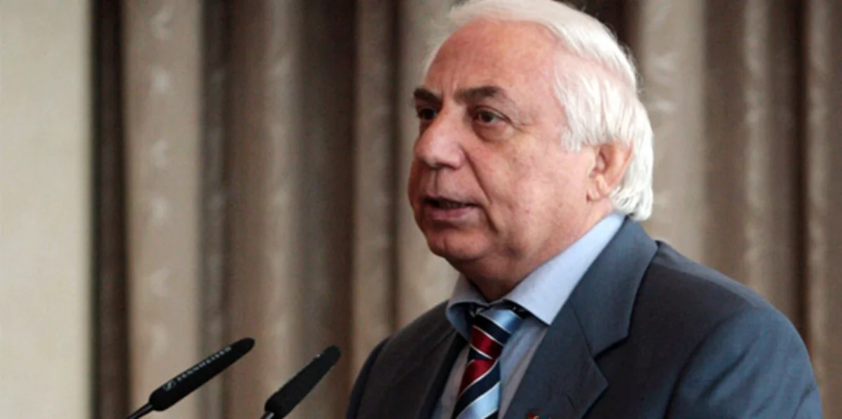 Hadi Rəcəbli: Müəllimlər daha yaxşı yaşamaq üçün daha çox çalışmalıdır