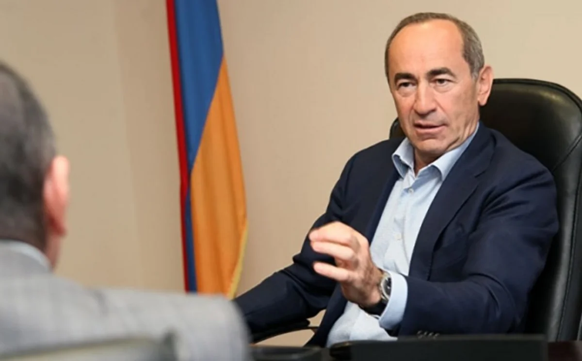 Məhkəmə Robert Koçaryanı həbsdə saxlayıb