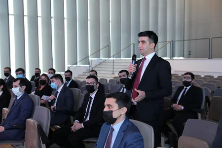“Uğur yolu” Karyera İnkişaf Proqramının finalçılarına sertifikatlar təqdim olunub