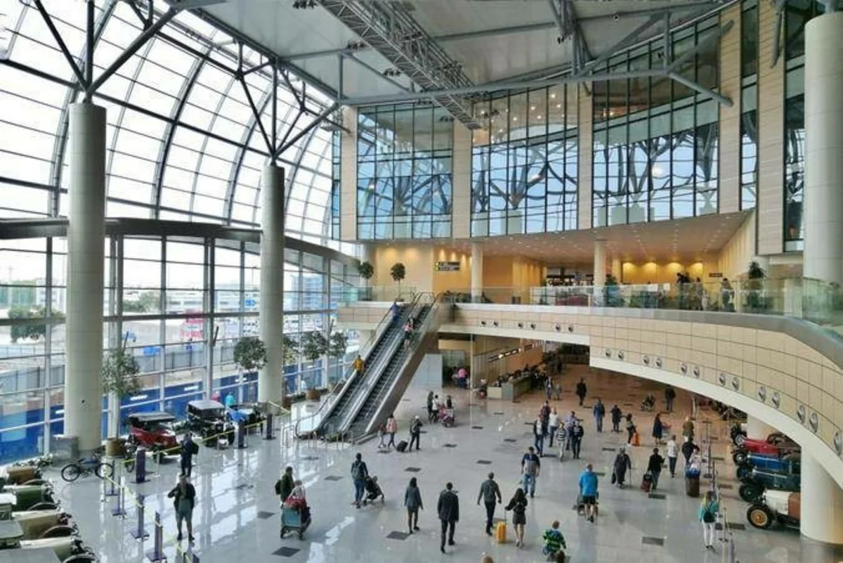 Moskva aeroportu qismən bağlanır