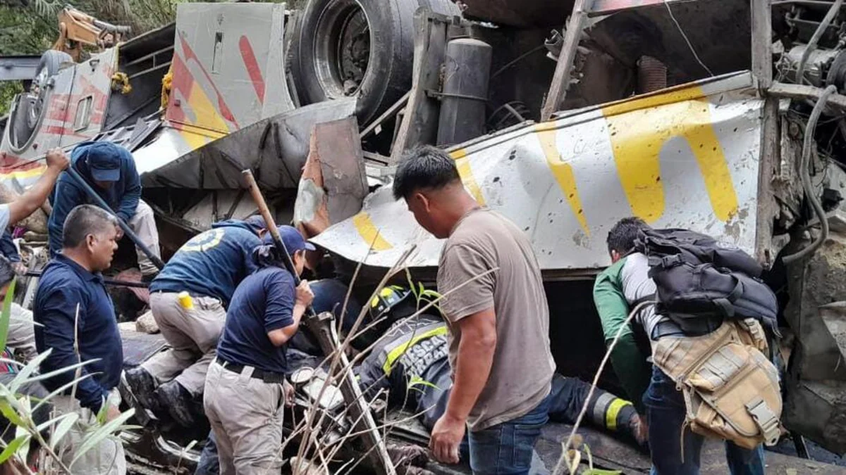 Meksikada avtobus qəzası nəticəsində ölənlərin sayı 29-a çatıb - YENİLƏNİB