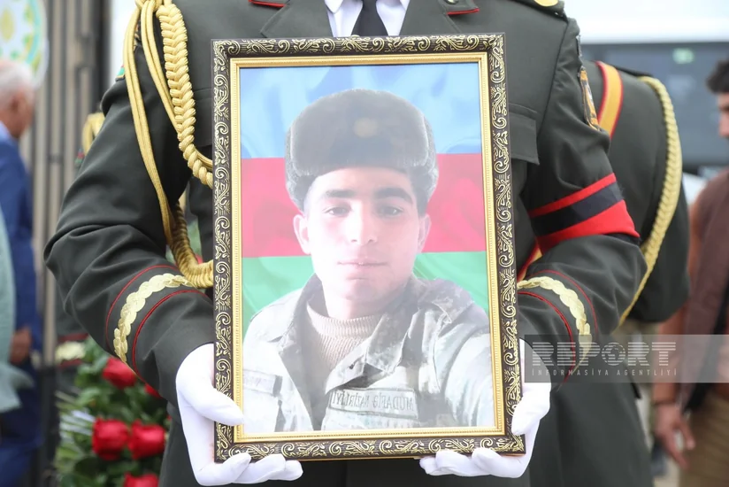 Avtoqəzada həlak olan hərbçi Binə Şəhidlər Xiyabanında torpağa tapşırılıb
