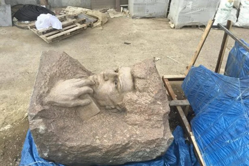 Али Гасанов: Президент дал поручение в связи с серьезным расследованием разрушения памятника Микаилу Мушфигу и наказанием виновных