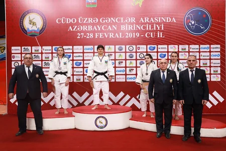 Gənc cüdoçular arasında Azərbaycan birinciliyinin ilk qalibləri müəyyənləşib