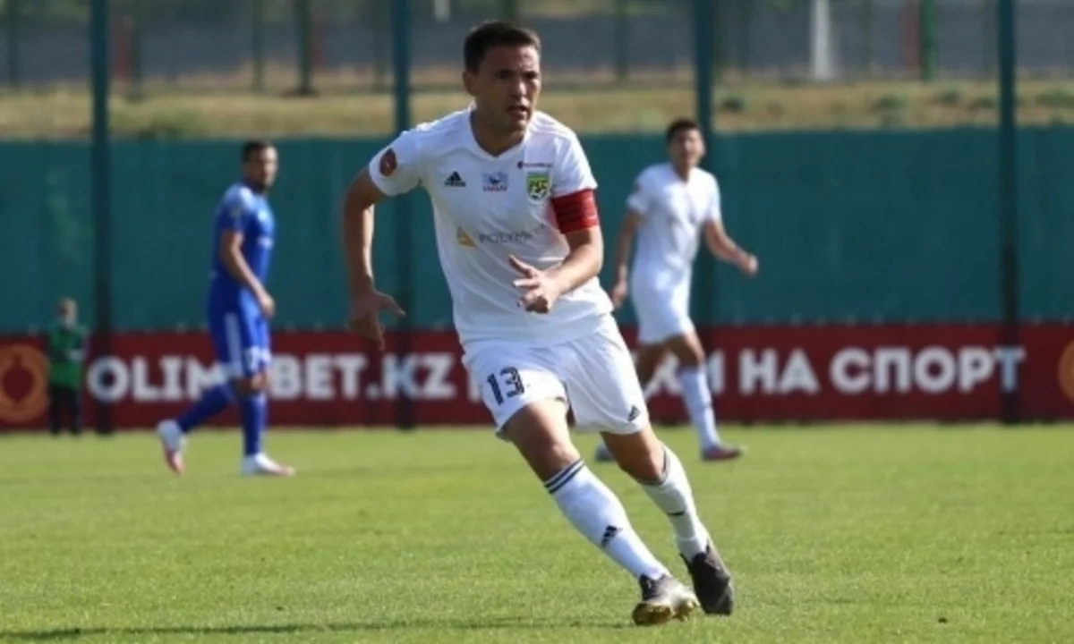 Qazaxıstanın təcrübəli futbolçusu Azərbaycan millisi ilə oyunda iştirak etməyəcək