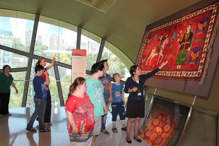 Daun sindromlu uşaqlar Xalça Muzeyində olub - FOTO