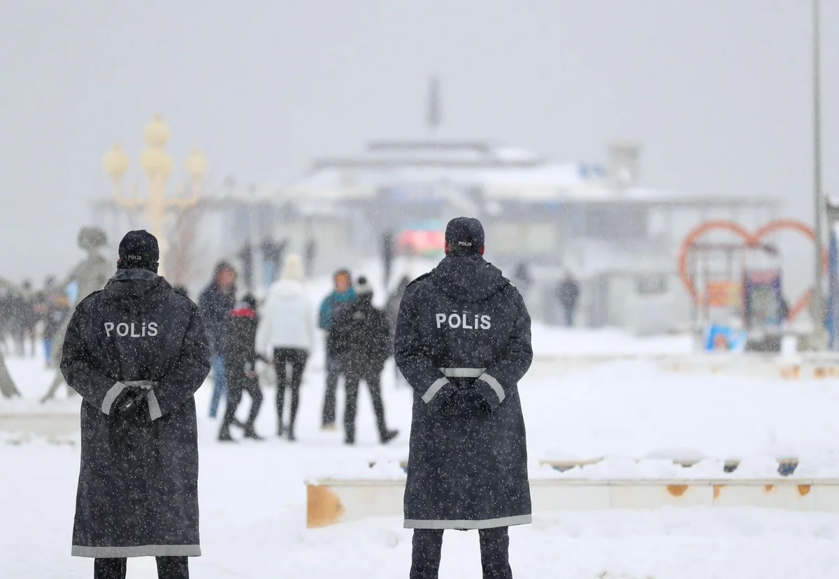 DİN: Hava şəraiti ilə əlaqədar polis əməkdaşları zəruri təhlükəsizlik tədbirləri görürlər