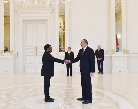 Prezident İlham Əliyev 4 ölkənin yeni səfirinin etimadnaməsini qəbul edib